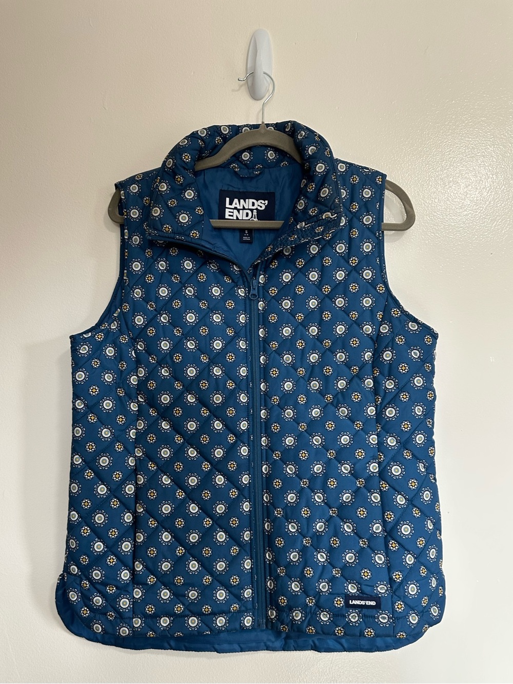 Lands' End Blue Medallion Print Quilted Vest, Size Small